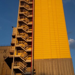 Graudu elevatora metala silosu krāsošana 2000m2