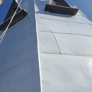 Liepājas baznīcas torņa krāsošana