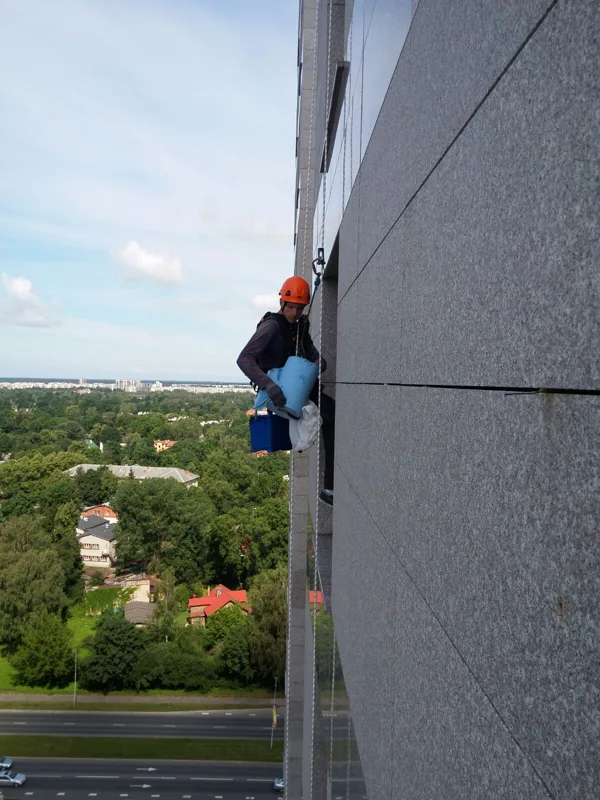 Logu mazgāšana panormama plaza