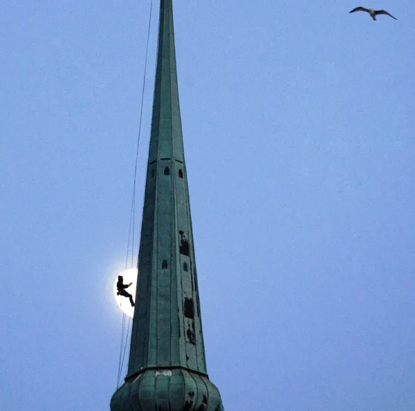 Sv. Petera baznīcas gaiļa demontāža